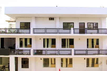 Goroomgo Rajput Charbagh Lucknow