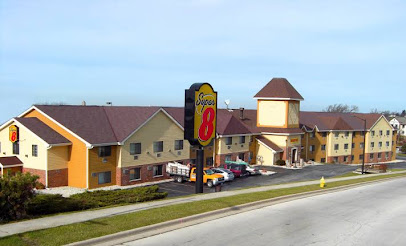 Super 8 by Wyndham Waukesha