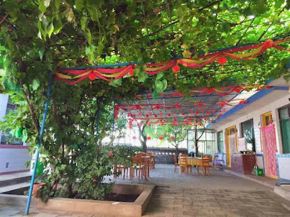 Yellow River Stone forest Red Apple Ecological Garden Restaurant