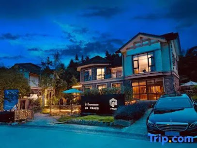 September Meiju Huaxili Hostel