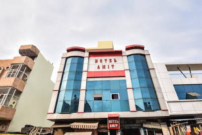 SPOT ON 63749 Hotel Amit