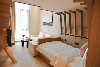 Kunming Xishe Qinghuan High-altitude Terrace Designer Hotel