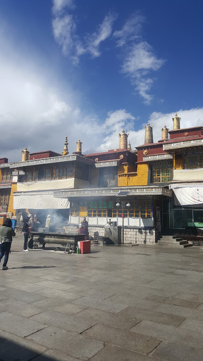 仲青塘拉大酒店