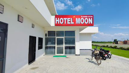 Hotel Moon
