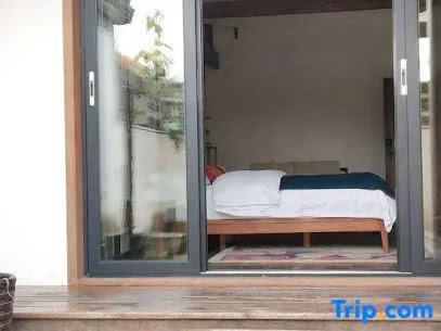 Xuli Qiaoge Boutique Hostel