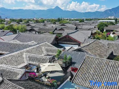 大研里·楠｜日照金山·东方美学｜巨幕投影民宿