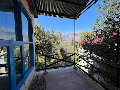 Footsteps Hostel and Cafe
