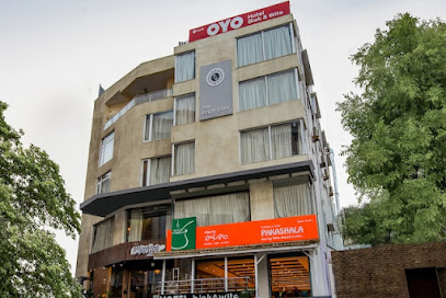 Capital O 72160 New Hotel Black And White