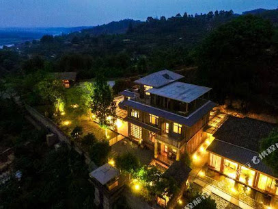 Panhuan Xiaozhu Hotel