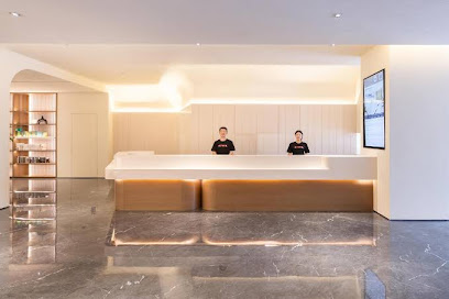 南京金马路地铁站亚朵酒店