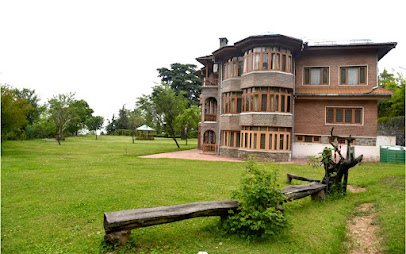 KHAAS MUQAAM