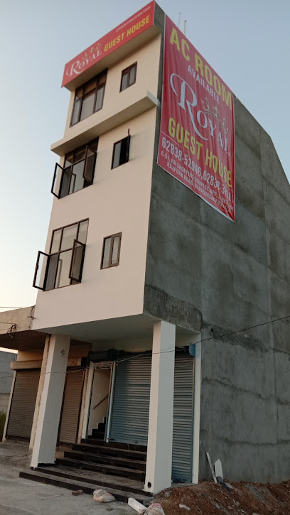 OYO 47204 Royal Guest House