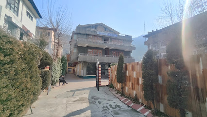 Hotel Aziz - Dal Lake