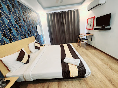 Tipsyy Inn Suites 006