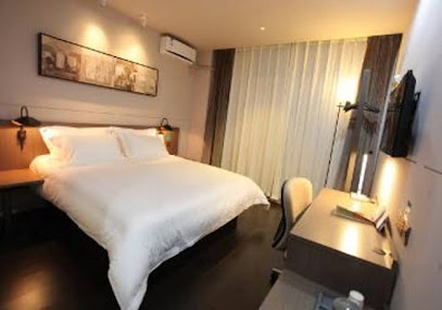 锦江之星品尚襄阳钻石大道车城南路店