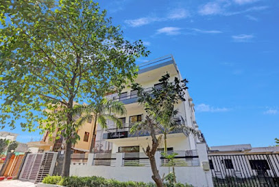 Collection O Naveen Stay