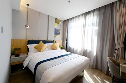 Biyun Blue Mountain Business Hotel Translated into