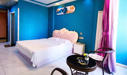Yantai Yunting Light Luxury Hotel