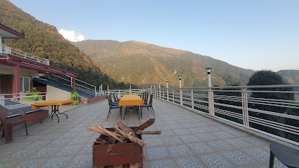 Nomadic Inn