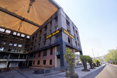 Hotel Berlin Sargasan Gandhinagar