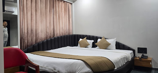 Hotel Mary Line Yellow