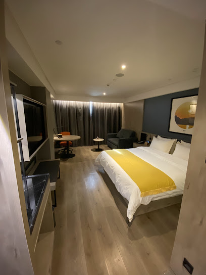 Ease Hotel