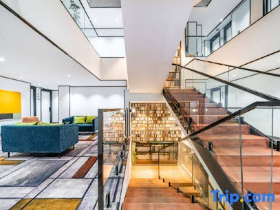 Daocheng Yading Chujian Art Hotel