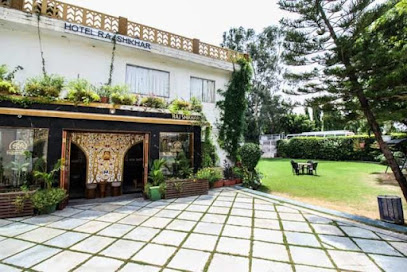 OYO 18849 Hotel Raj Shikhar