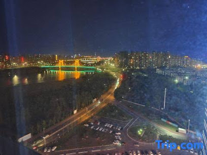First sight intelligent film and television apartment