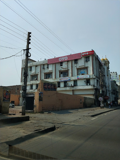 OYO 48320 Hotel Pearl Plaza