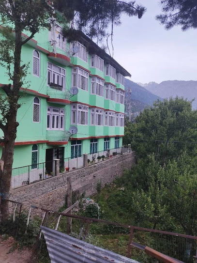 OYO Apple Resort
