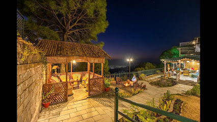 ELIVAAS Pinehill Manor - Luxury Villa in Kasauli | 6 BHK Villa with Gazebo