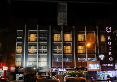 Super Townhouse Oak Mangalore Central