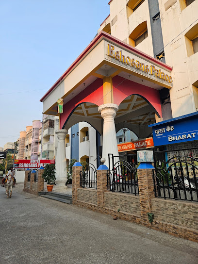 Kiara Eshosans Palace ( 100 meters From Sai Samadhi Temple )