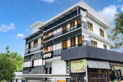 OYO Flagship Moonlit Residency