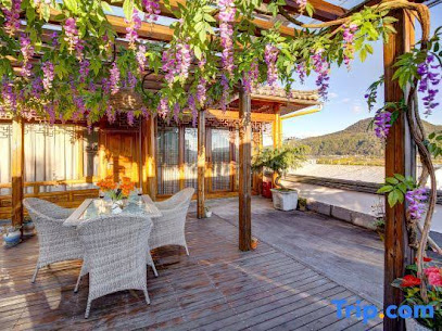 Tengchong Guishanju Panorama Inn