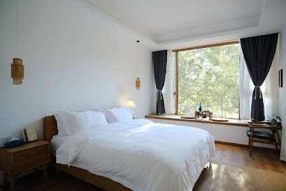 Buzhi Chunzhai Hostel