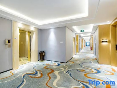 Golden Leaf Hotel