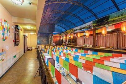 Shangri-La Near ancient building Inn