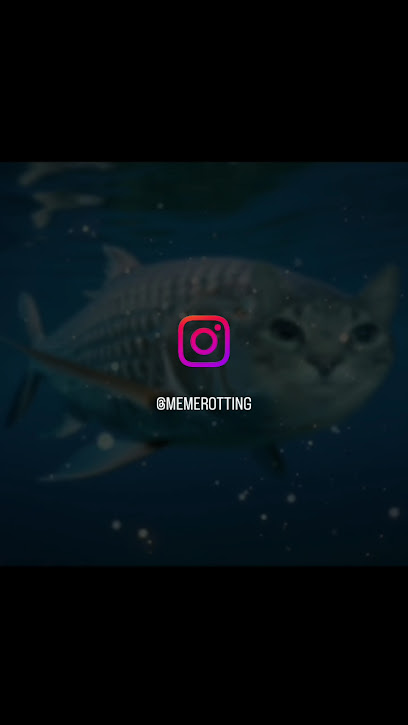 Big boots Latinas chick center goth girls