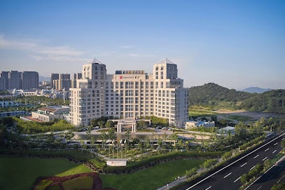HUALUXE Hotels and Resorts NINGBO HARBOR CITY