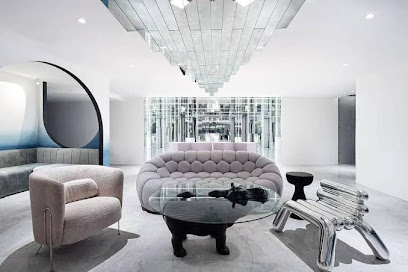 行至云铂江景酒店