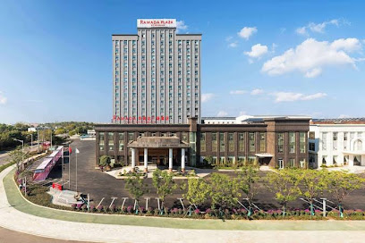 Ramada Plaza Hotel By Wyndham Ezhou