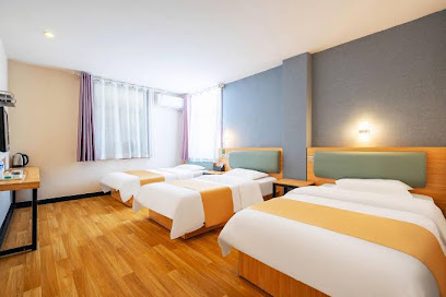 Huayi Yiju Hotel
