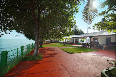 ILLIKKALAM Lakeside Cottages