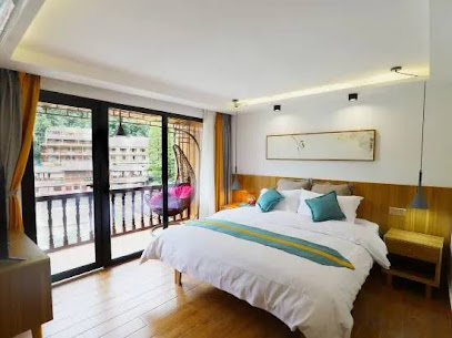 Fenghuang Shanjianxishui Courtyard Inn