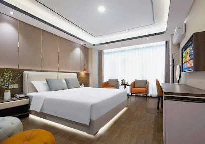 Holiday Hotel every day