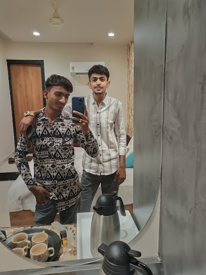 Super OYO Hotel KB Inn