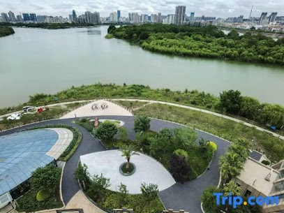 Peach Blossom Island Hotel