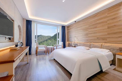 Four Mountain Hotel Mount Siguniang